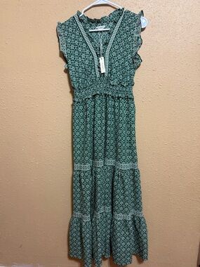 Max Studio Green Floral-Print Maxi Dress with Ruffle Sleeves